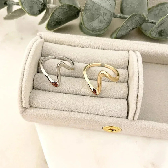 925 Sterling Silver Dainty Minimalist Wave Ring Stackable Thin Wave Ring - Picture 4 of 6